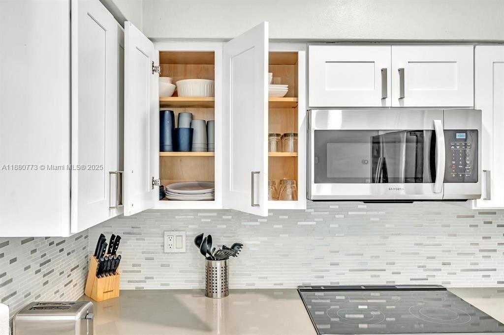 Small Image of 1577 NORTH EAST 48TH CT, Oakland Park Number 18