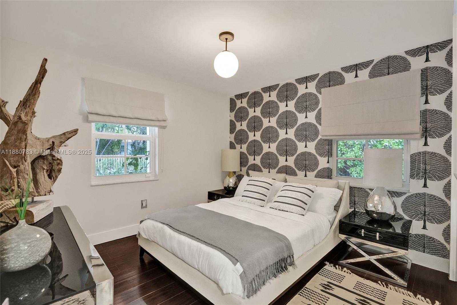 Small Image of 910 SOUTH WEST 23RD RD, Miami Number 13