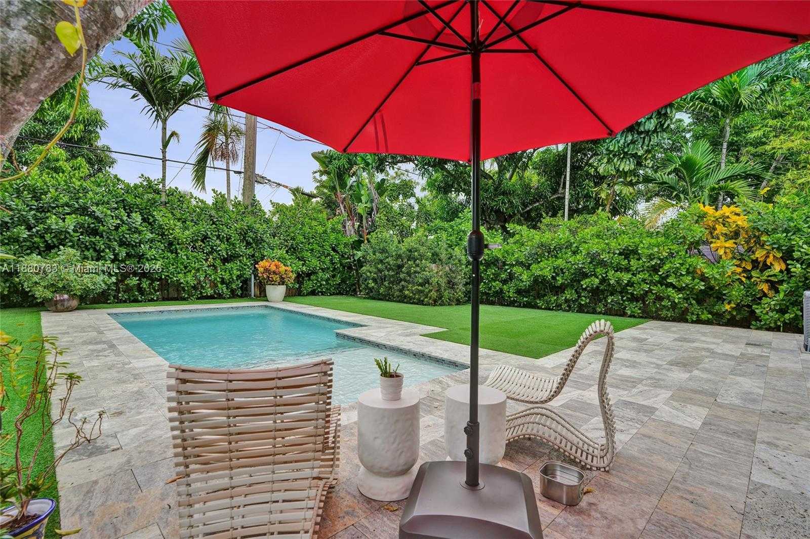 Small Image of 910 SOUTH WEST 23RD RD, Miami Number 4