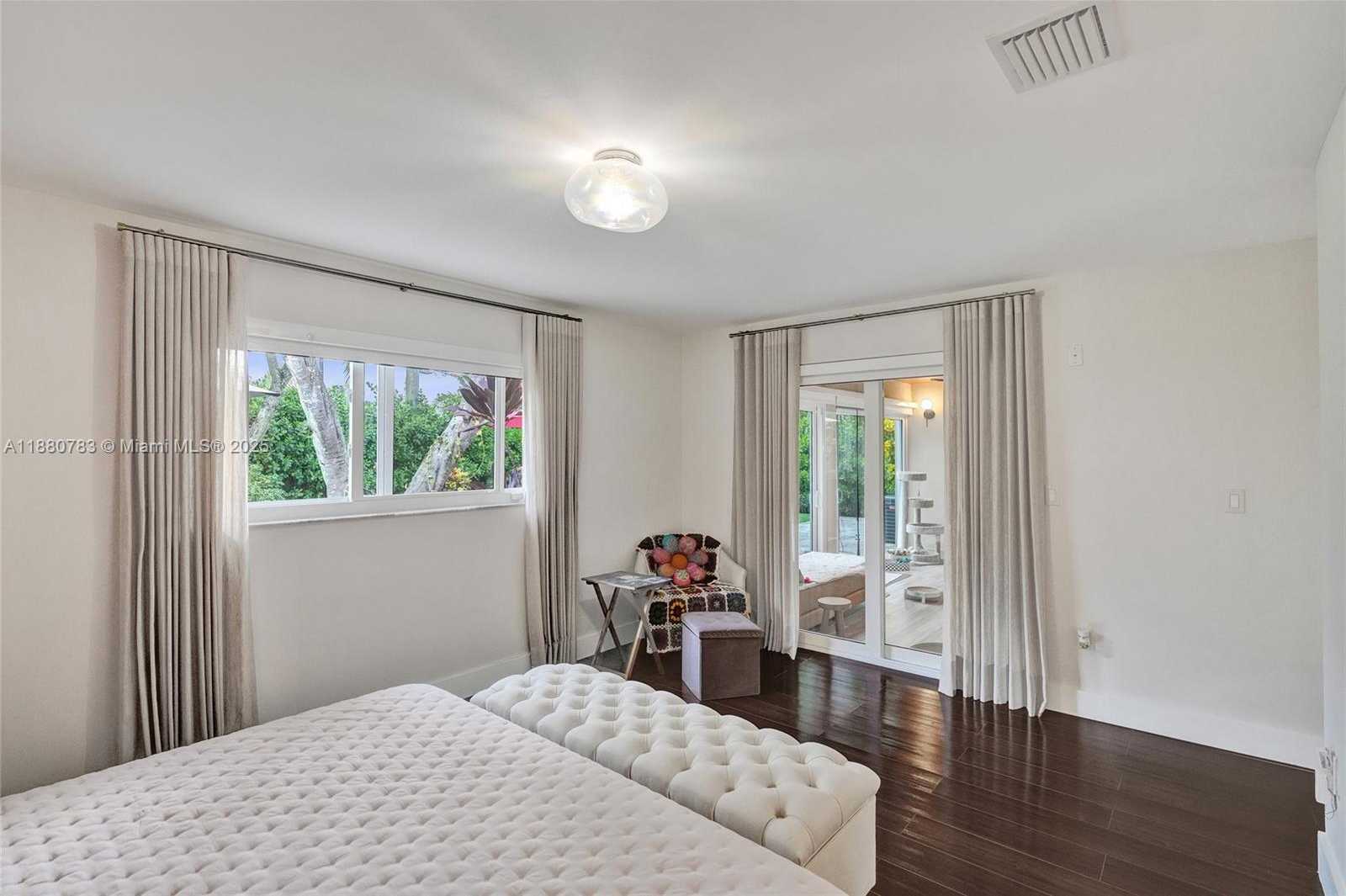 Small Image of 910 SOUTH WEST 23RD RD, Miami Number 42