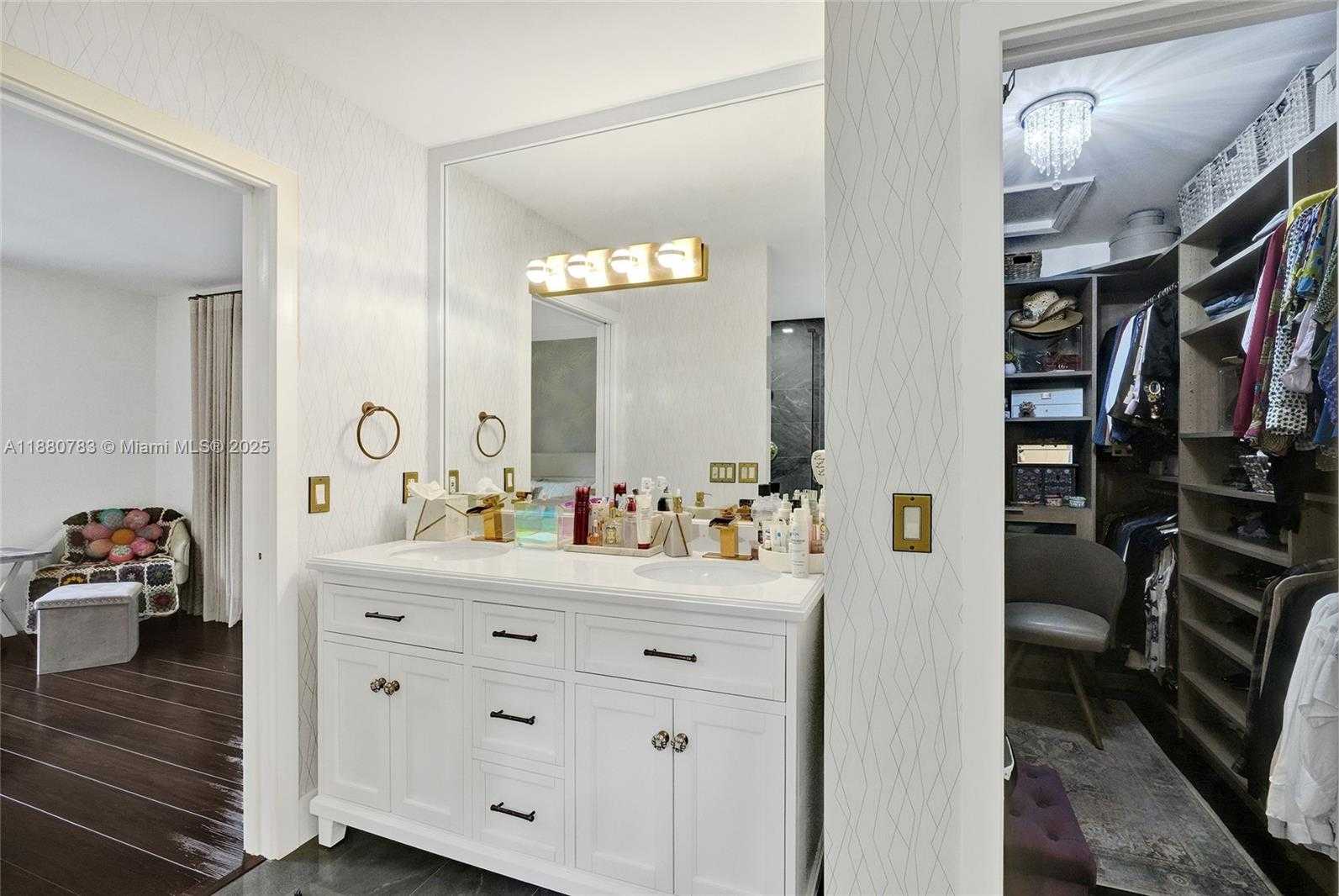 Small Image of 910 SOUTH WEST 23RD RD, Miami Number 44