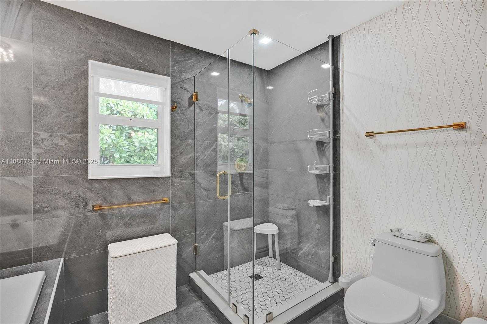 Small Image of 910 SOUTH WEST 23RD RD, Miami Number 46