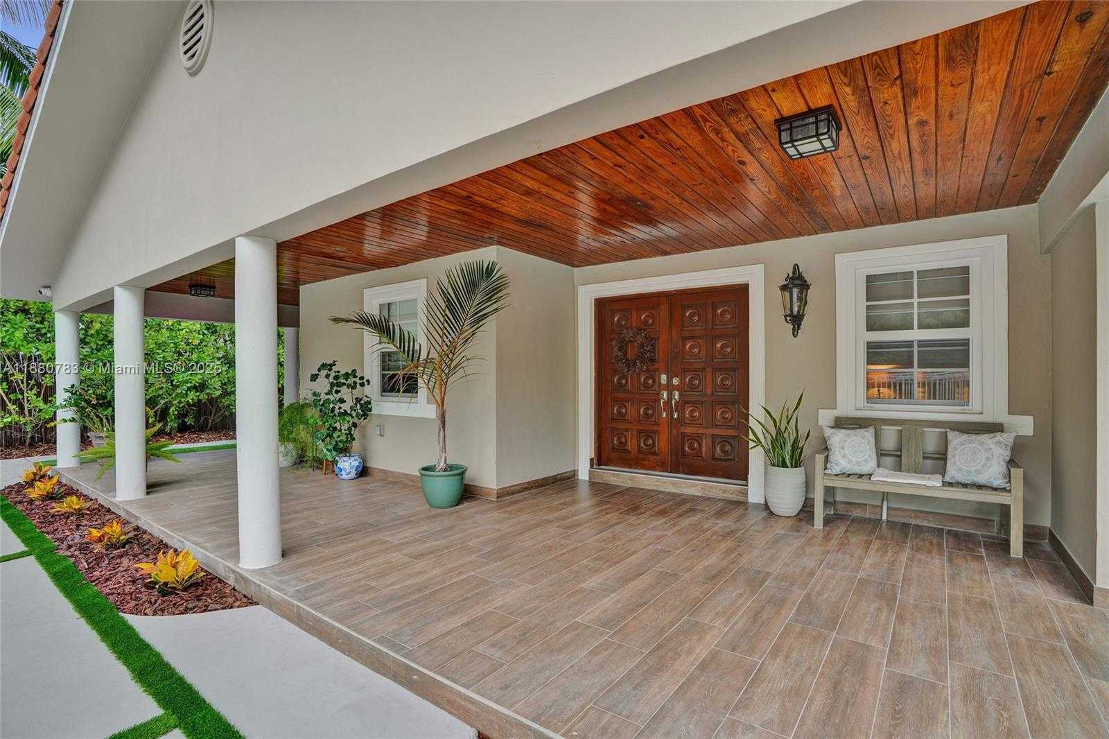 Small Image of 910 SOUTH WEST 23RD RD, Miami Number 54