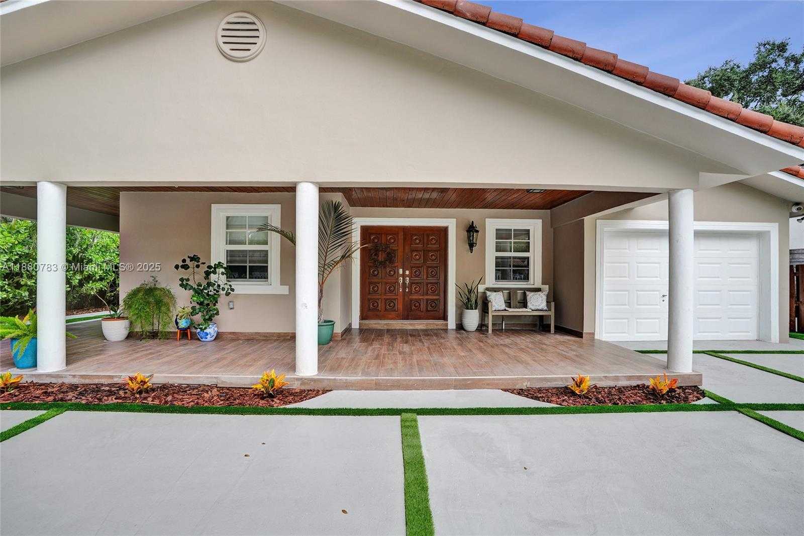 Small Image of 910 SOUTH WEST 23RD RD, Miami Number 55