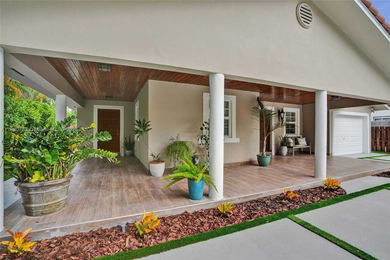 Small Image of 910 SOUTH WEST 23RD RD, Miami Number 56