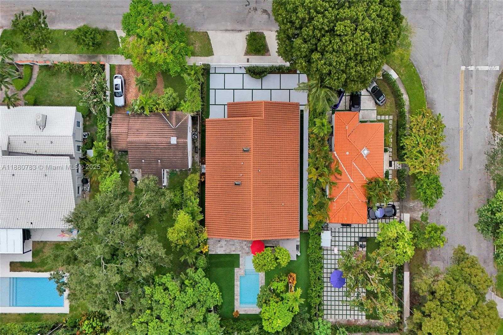 Small Image of 910 SOUTH WEST 23RD RD, Miami Number 58