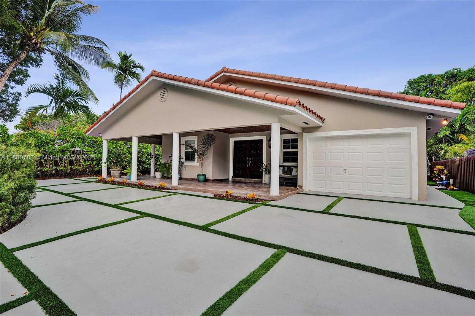 Small Image of 910 SOUTH WEST 23RD RD, Miami Number 6
