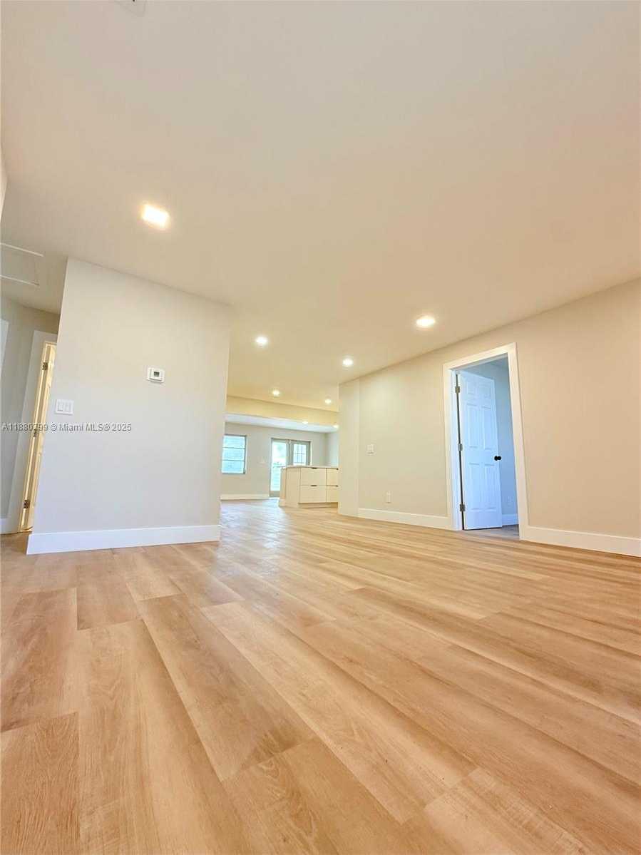 Small Image of 9342 NORTH WEST 23RD ST, Pembroke Pines Number 10