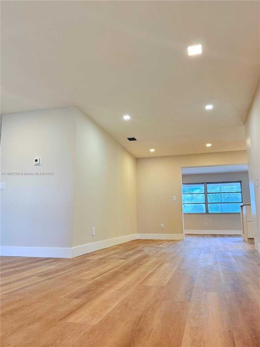 Small Image of 9342 NORTH WEST 23RD ST, Pembroke Pines Number 11