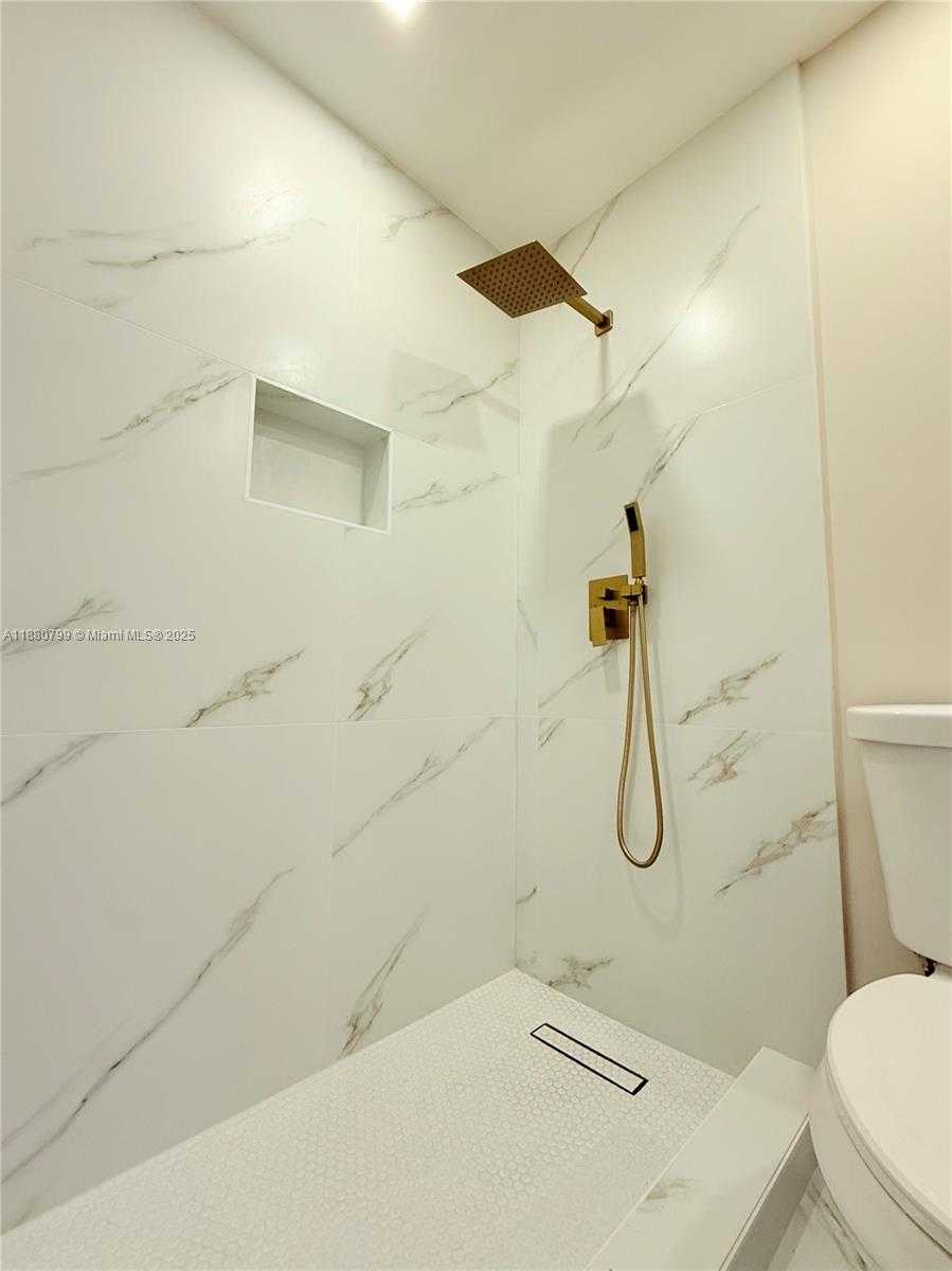 Small Image of 9342 NORTH WEST 23RD ST, Pembroke Pines Number 15