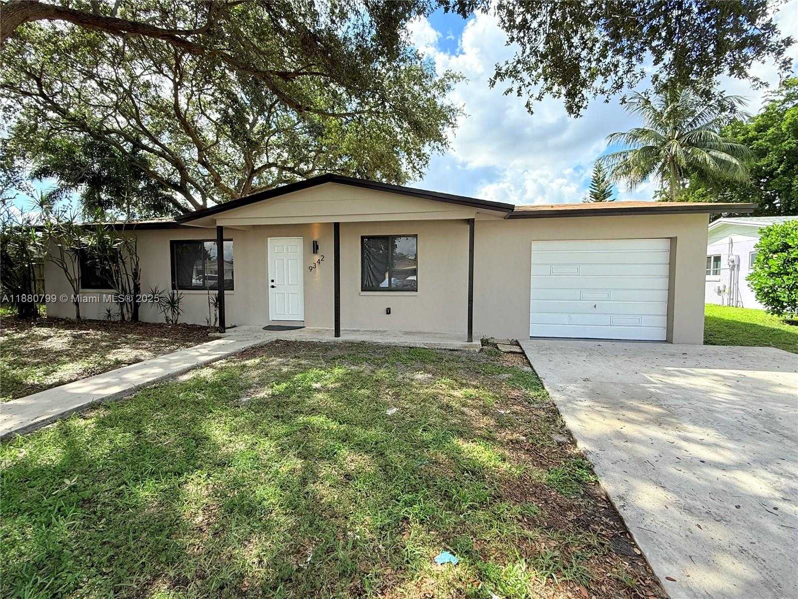 Small Image of 9342 NORTH WEST 23RD ST, Pembroke Pines Number 2