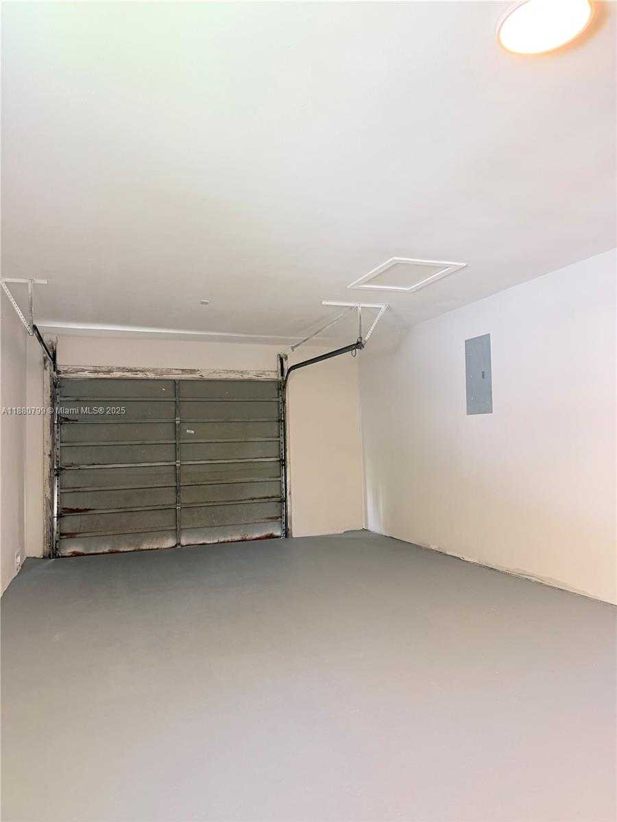 Small Image of 9342 NORTH WEST 23RD ST, Pembroke Pines Number 27