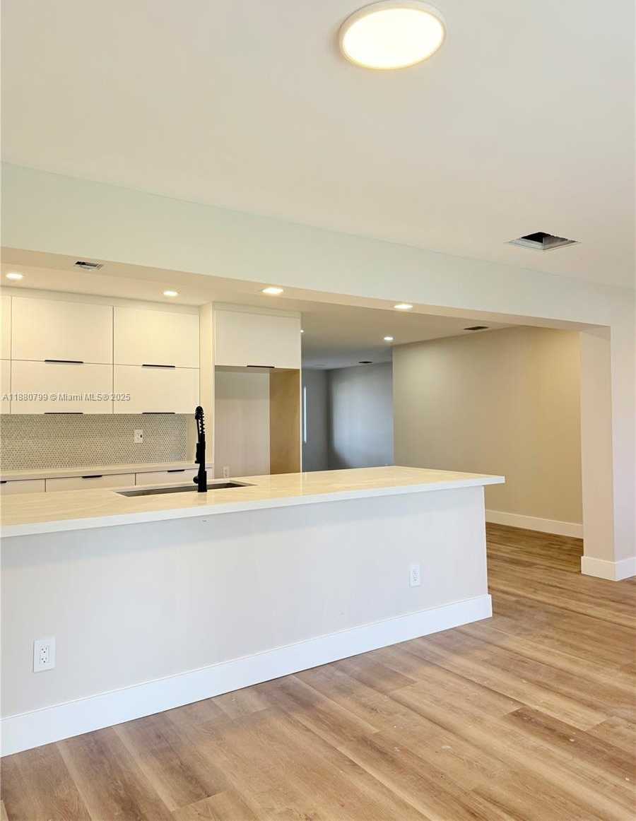 Small Image of 9342 NORTH WEST 23RD ST, Pembroke Pines Number 29