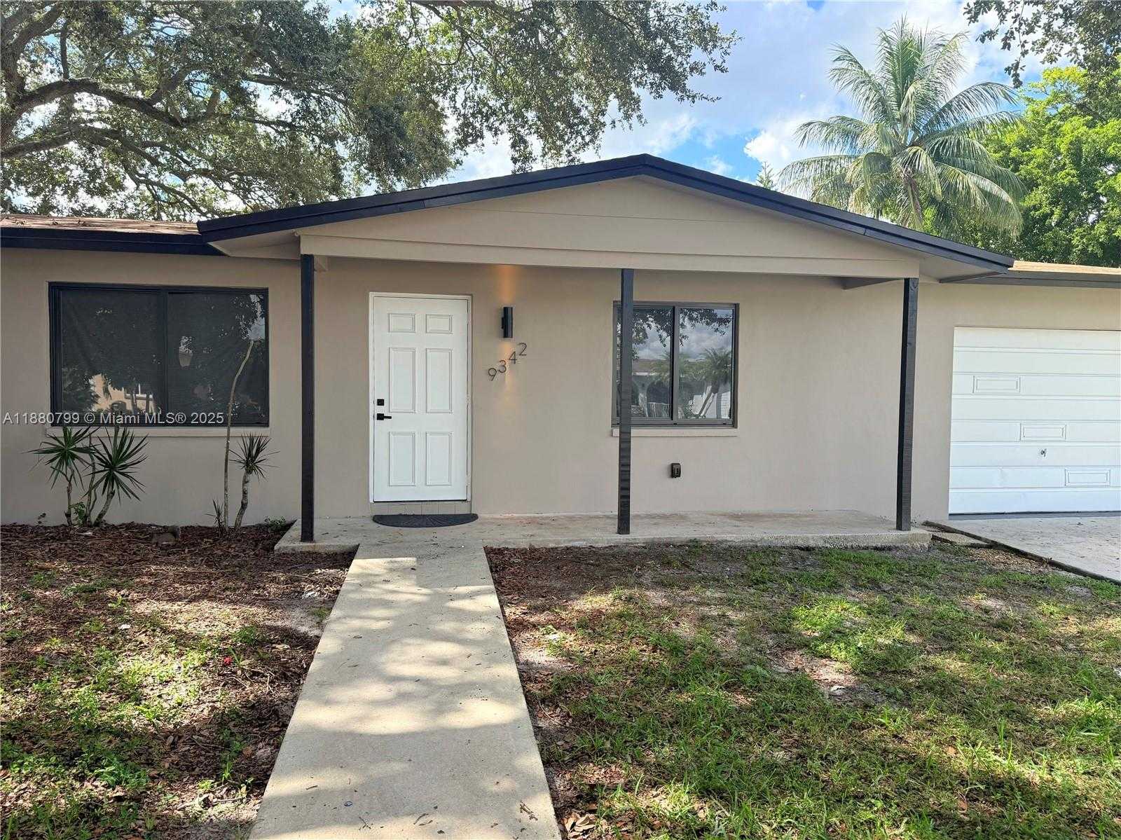 Small Image of 9342 NORTH WEST 23RD ST, Pembroke Pines Number 4