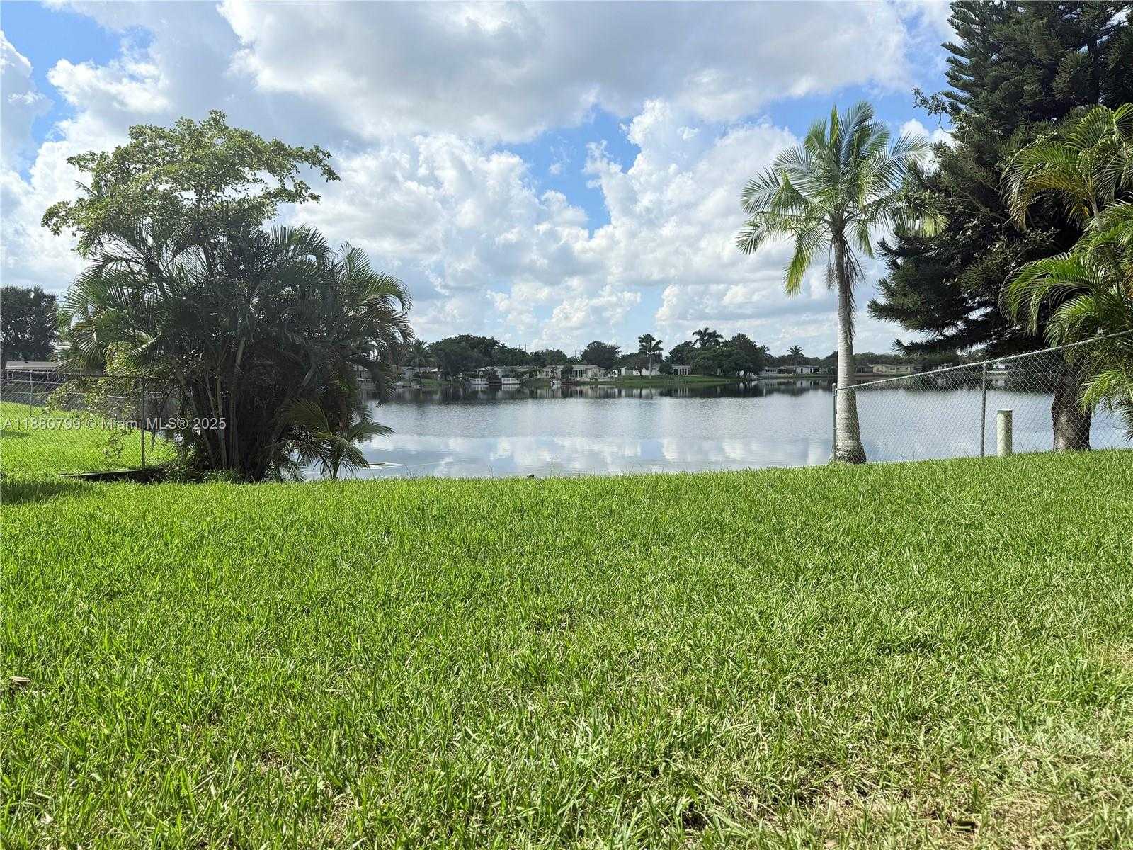 Small Image of 9342 NORTH WEST 23RD ST, Pembroke Pines Number 5