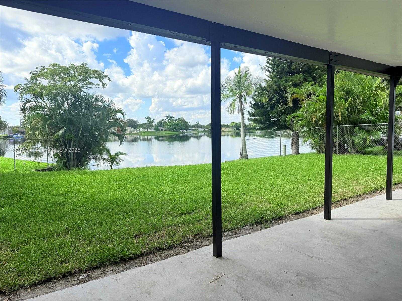 Small Image of 9342 NORTH WEST 23RD ST, Pembroke Pines Number 8