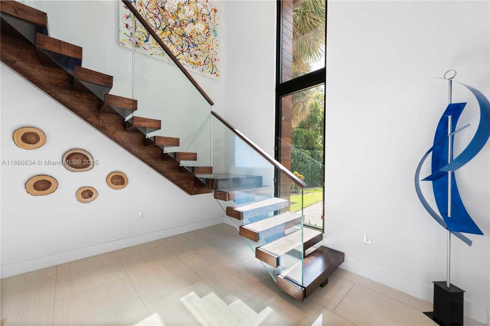 Small Image of 1025 DIPLOMAT PARKWAY, Hollywood Number 27