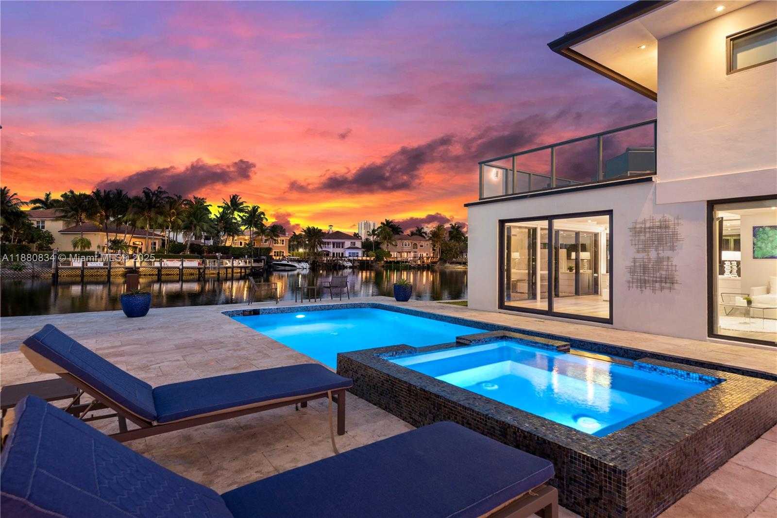 Small Image of 1025 DIPLOMAT PARKWAY, Hollywood Number 3