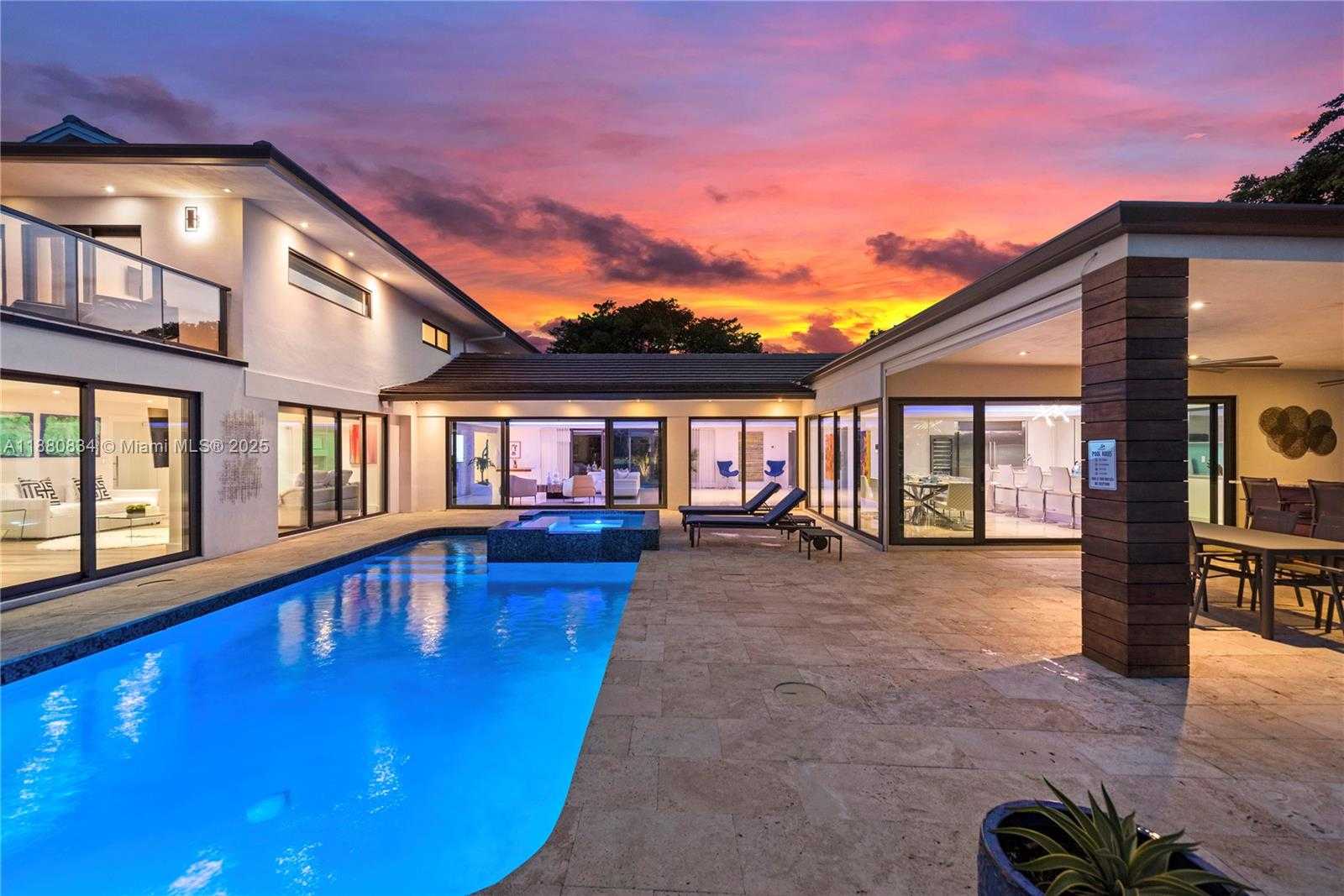 Small Image of 1025 DIPLOMAT PARKWAY, Hollywood Number 61