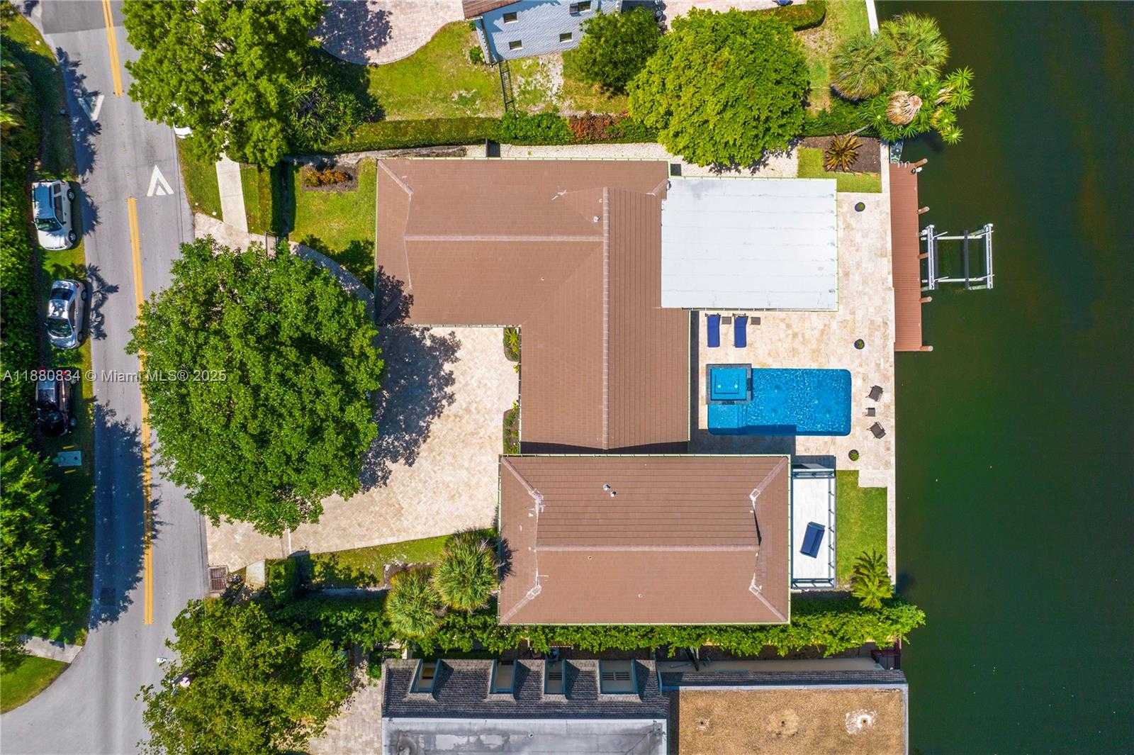 Small Image of 1025 DIPLOMAT PARKWAY, Hollywood Number 66