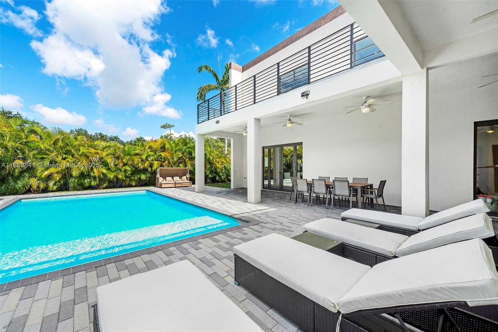 Small Image of 5500 SOUTH WEST 67TH AVE, Miami Number 16