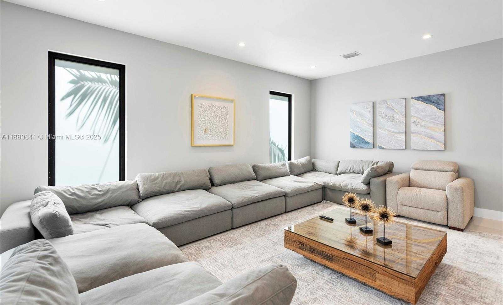 Small Image of 5500 SOUTH WEST 67TH AVE, Miami Number 17