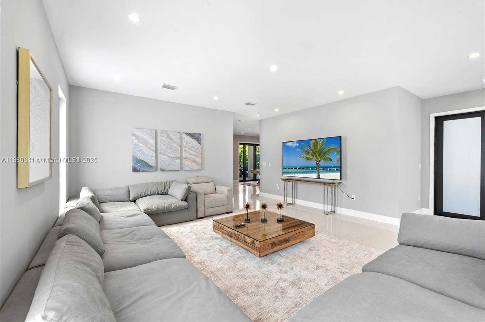 Small Image of 5500 SOUTH WEST 67TH AVE, Miami Number 19