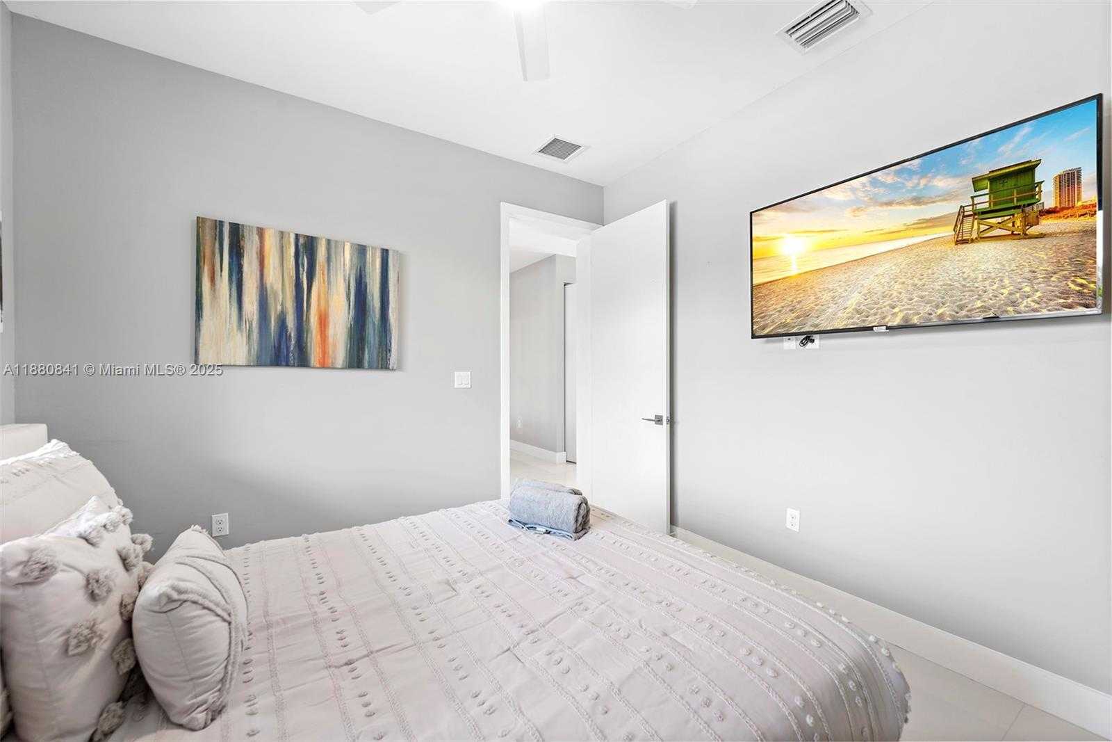 Small Image of 5500 SOUTH WEST 67TH AVE, Miami Number 34