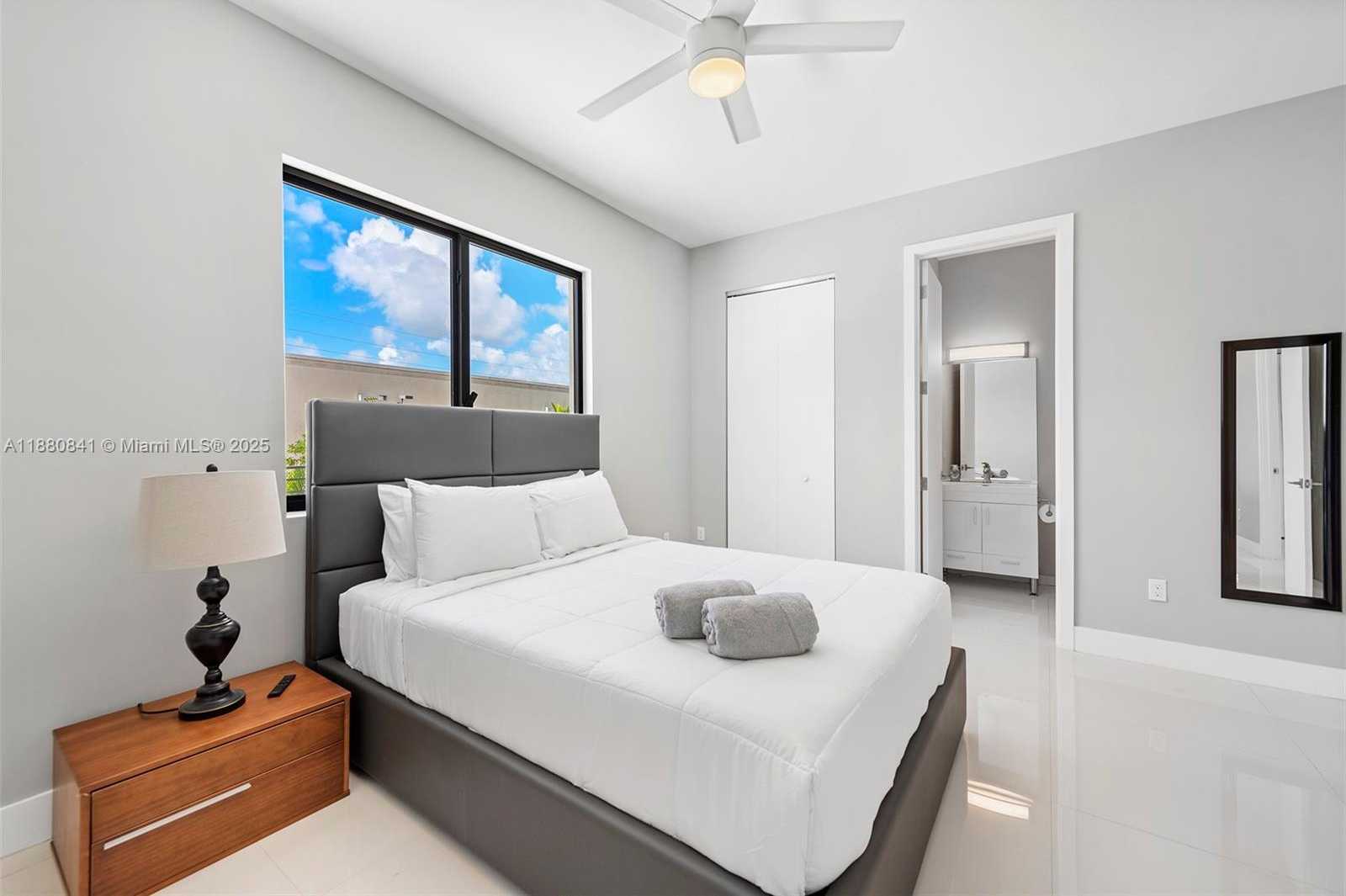 Small Image of 5500 SOUTH WEST 67TH AVE, Miami Number 35