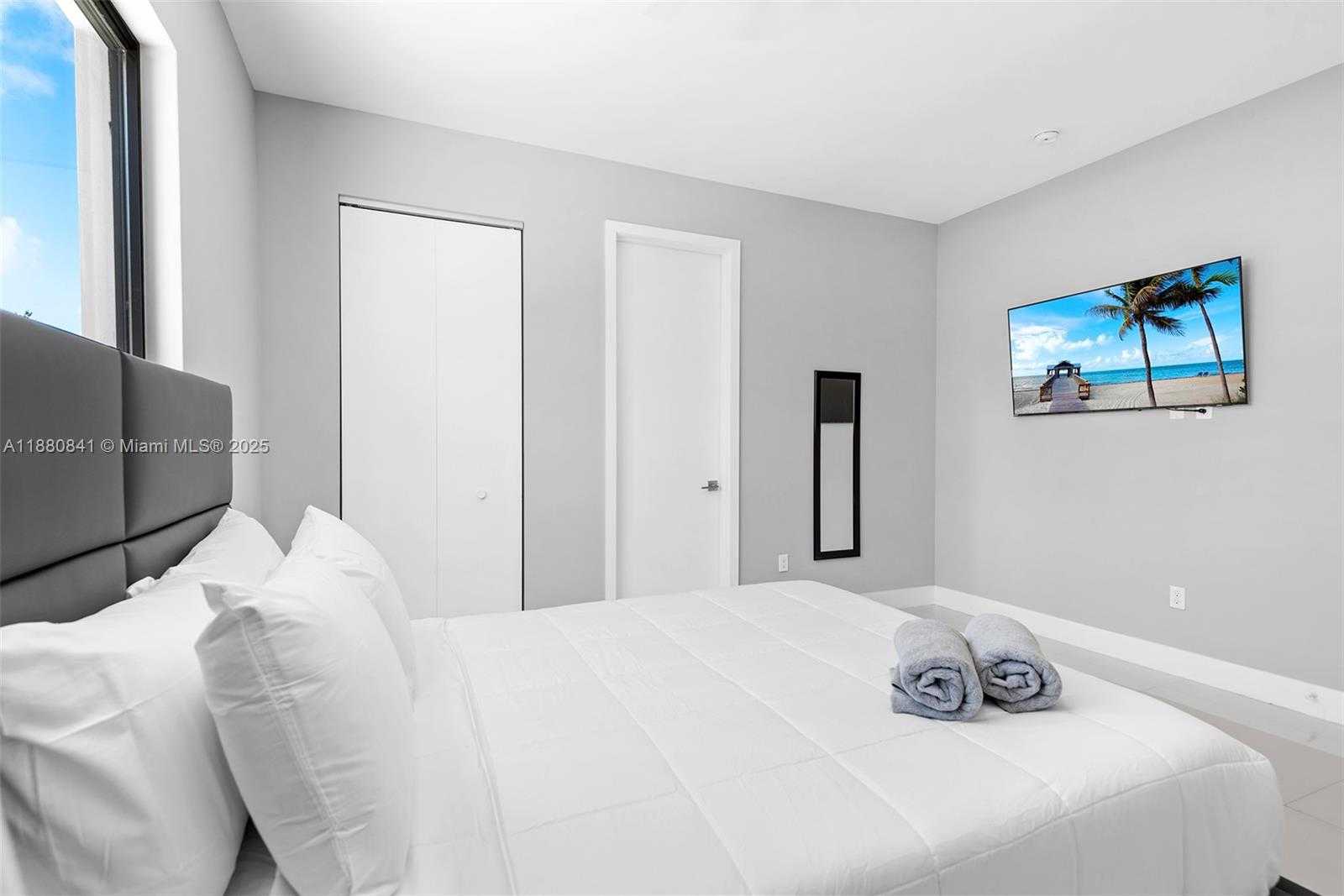 Small Image of 5500 SOUTH WEST 67TH AVE, Miami Number 36