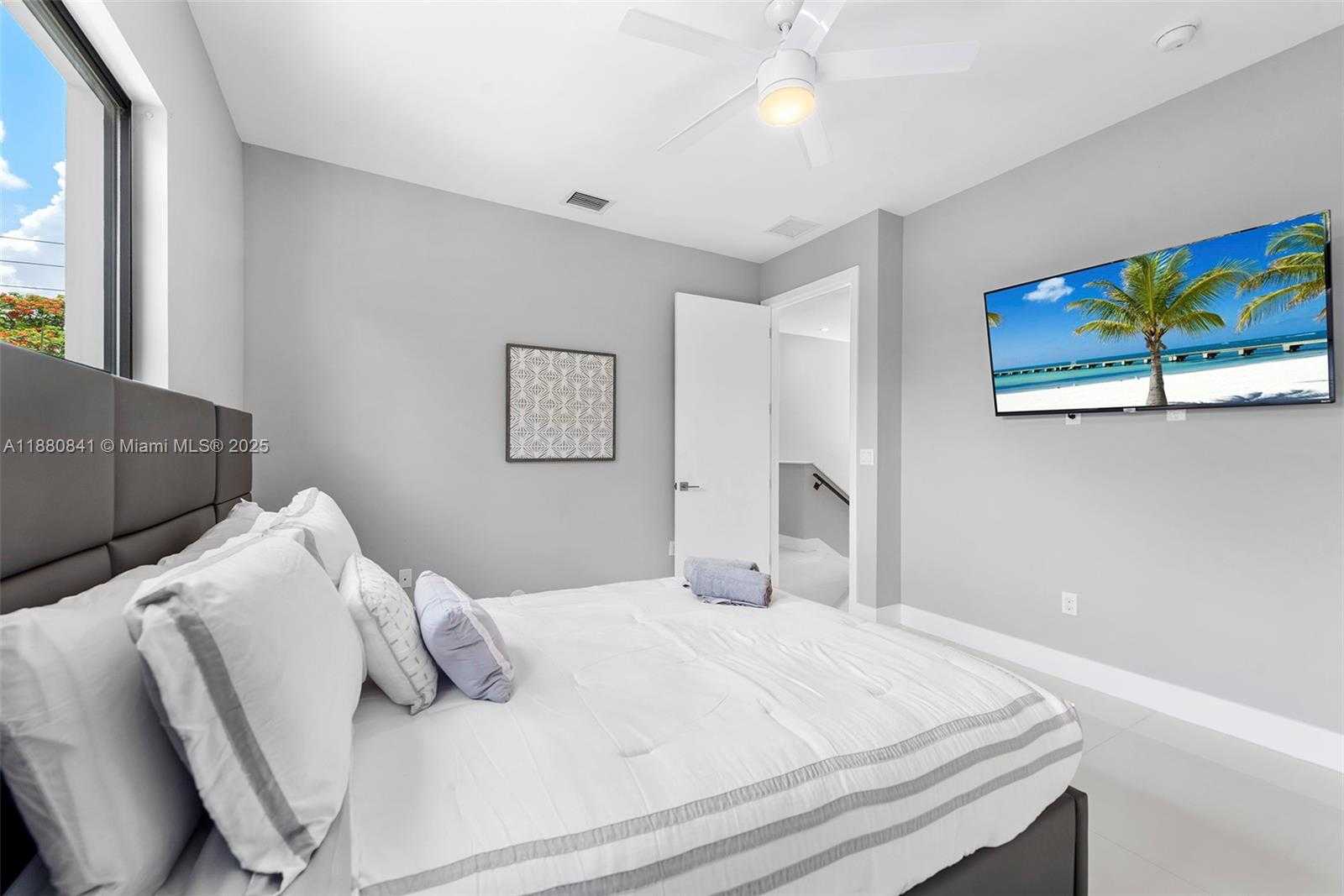 Small Image of 5500 SOUTH WEST 67TH AVE, Miami Number 39