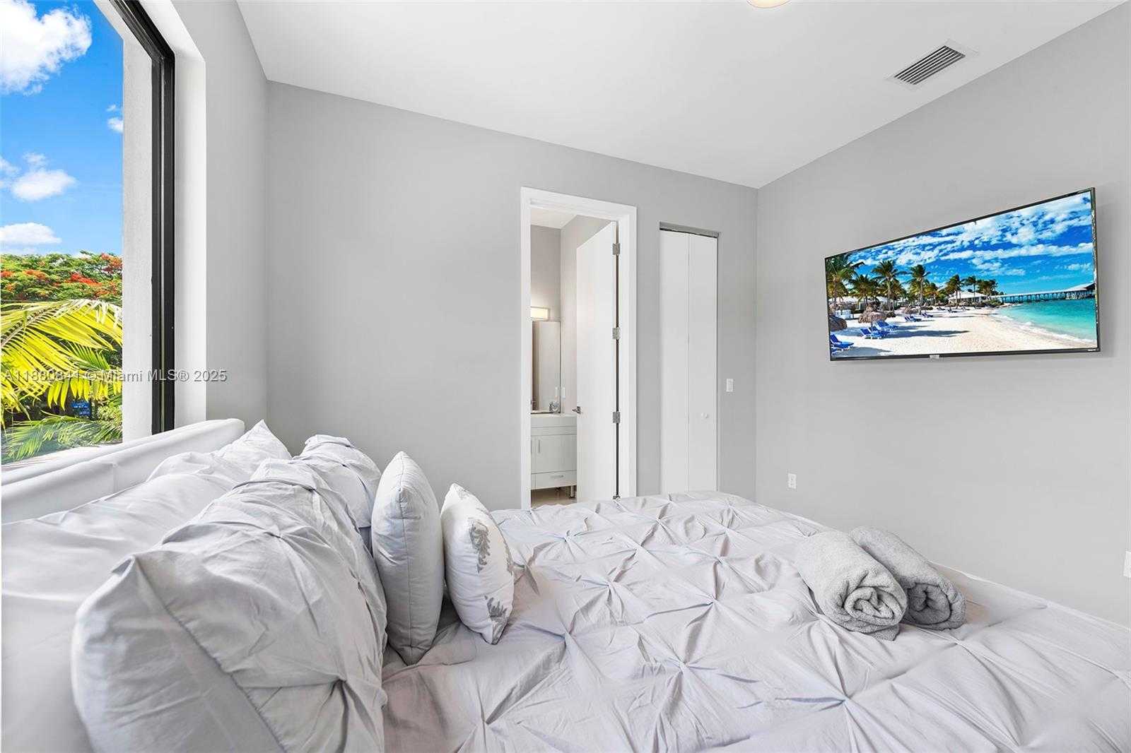 Small Image of 5500 SOUTH WEST 67TH AVE, Miami Number 42