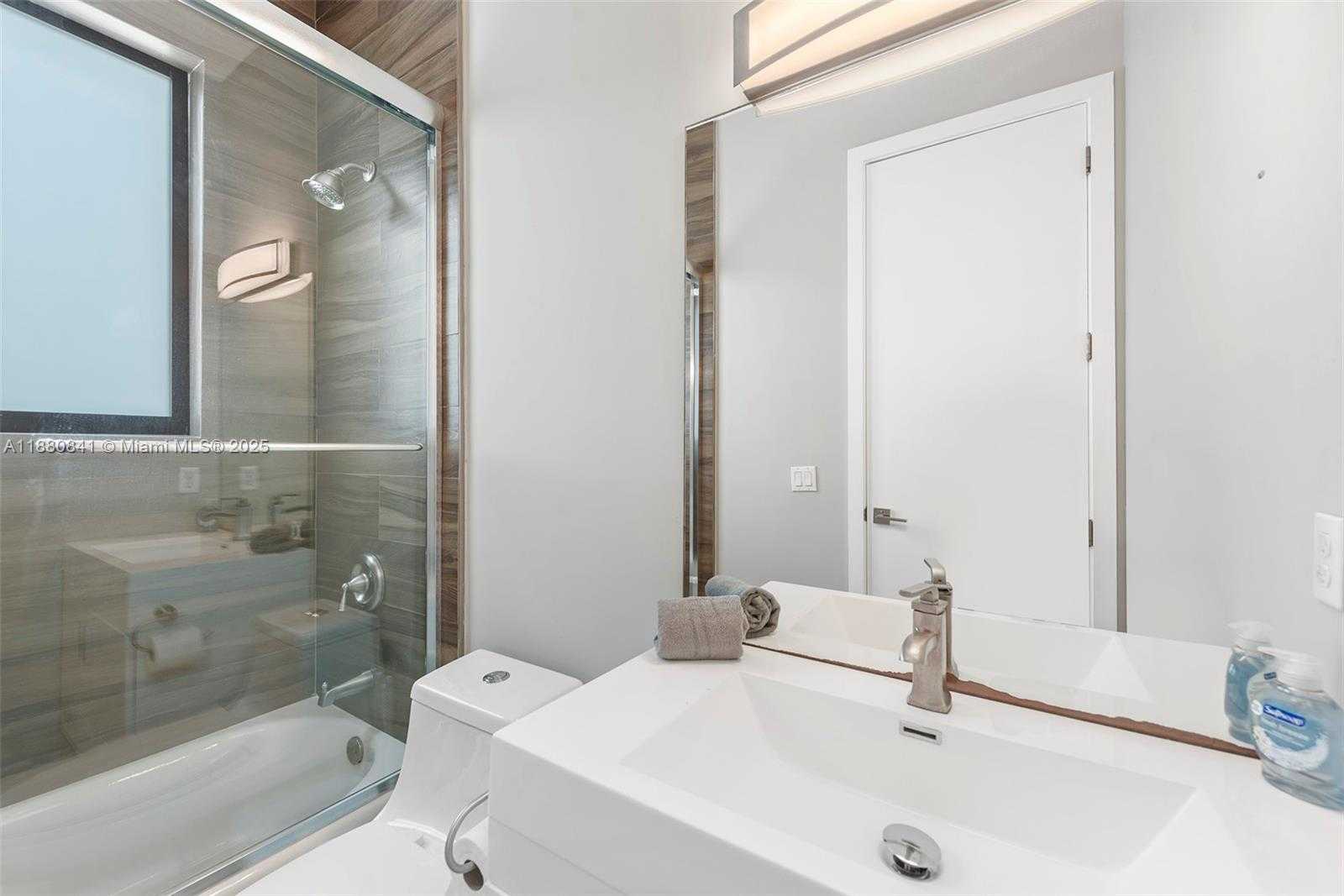 Small Image of 5500 SOUTH WEST 67TH AVE, Miami Number 43