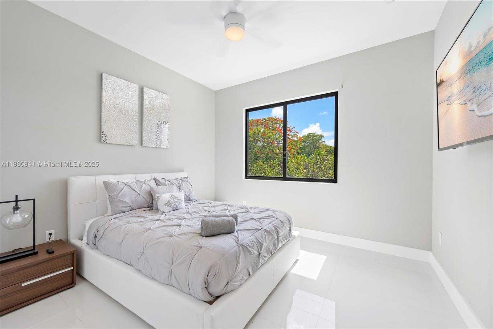 Small Image of 5500 SOUTH WEST 67TH AVE, Miami Number 49