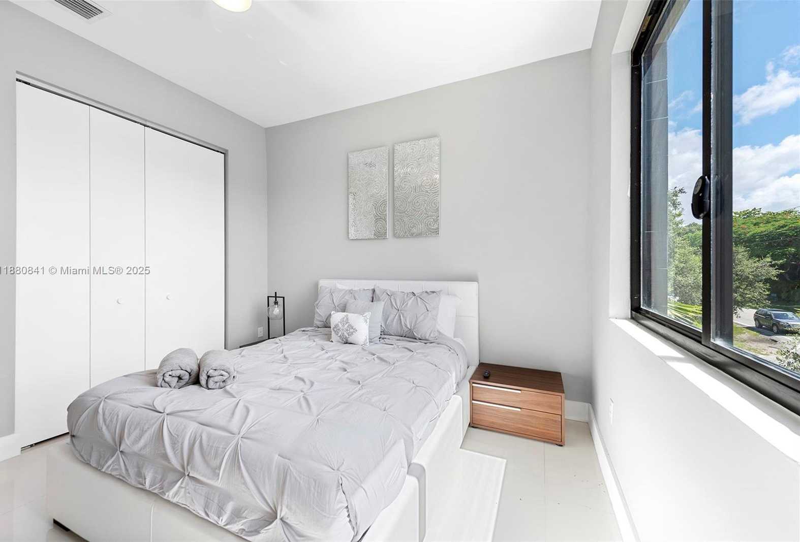 Small Image of 5500 SOUTH WEST 67TH AVE, Miami Number 51