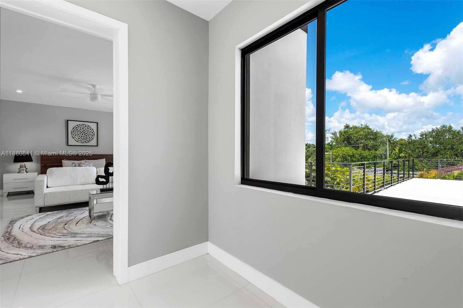 Small Image of 5500 SOUTH WEST 67TH AVE, Miami Number 54