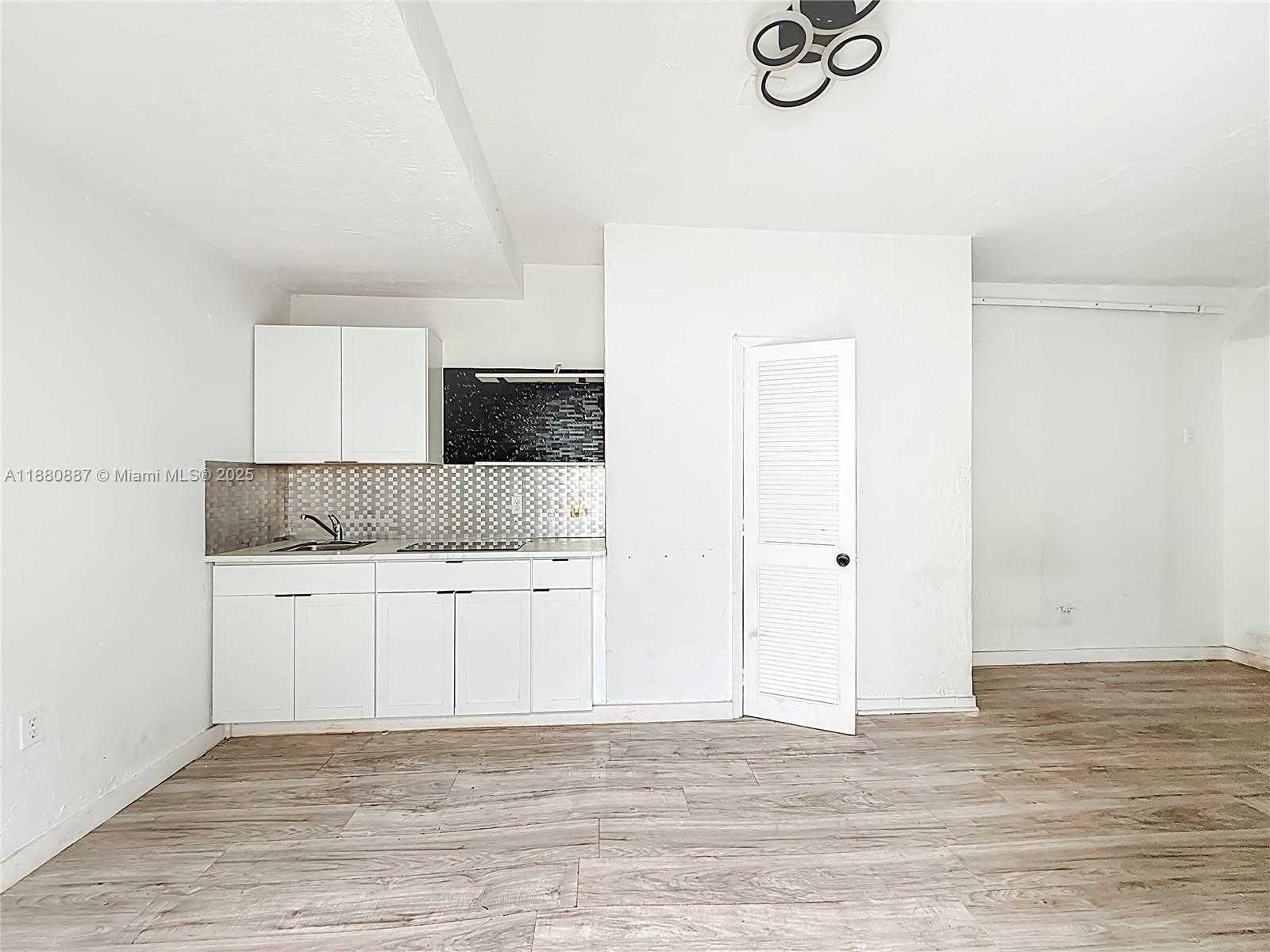 Small Image of 47 NORTH WEST 49TH ST, Miami Number 14