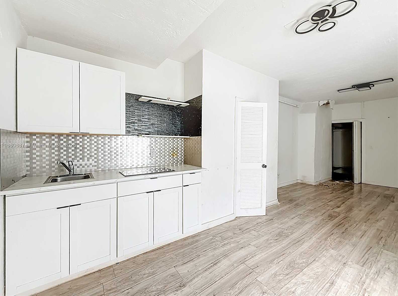 Small Image of 47 NORTH WEST 49TH ST, Miami Number 15