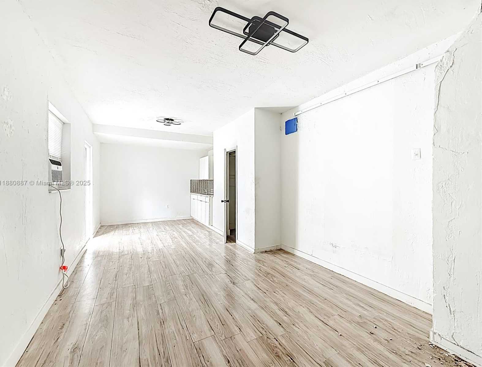 Small Image of 47 NORTH WEST 49TH ST, Miami Number 17