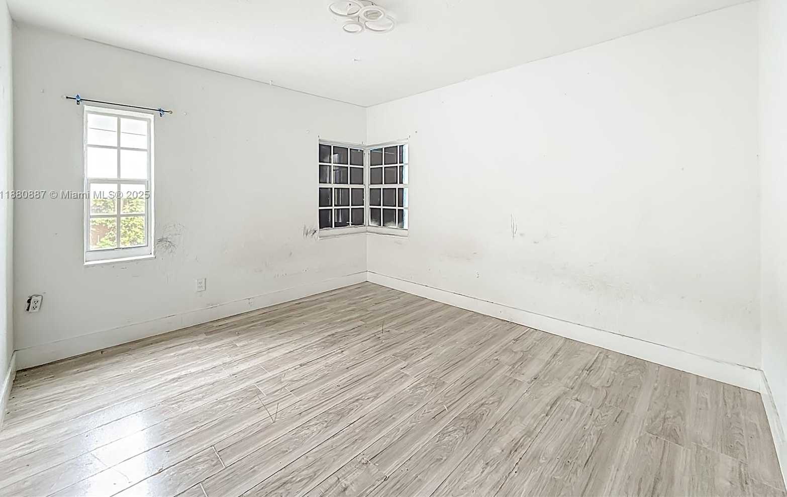 Small Image of 47 NORTH WEST 49TH ST, Miami Number 18