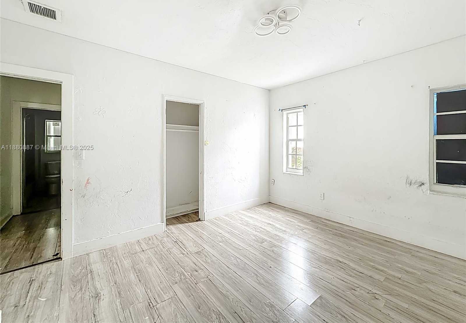 Small Image of 47 NORTH WEST 49TH ST, Miami Number 19