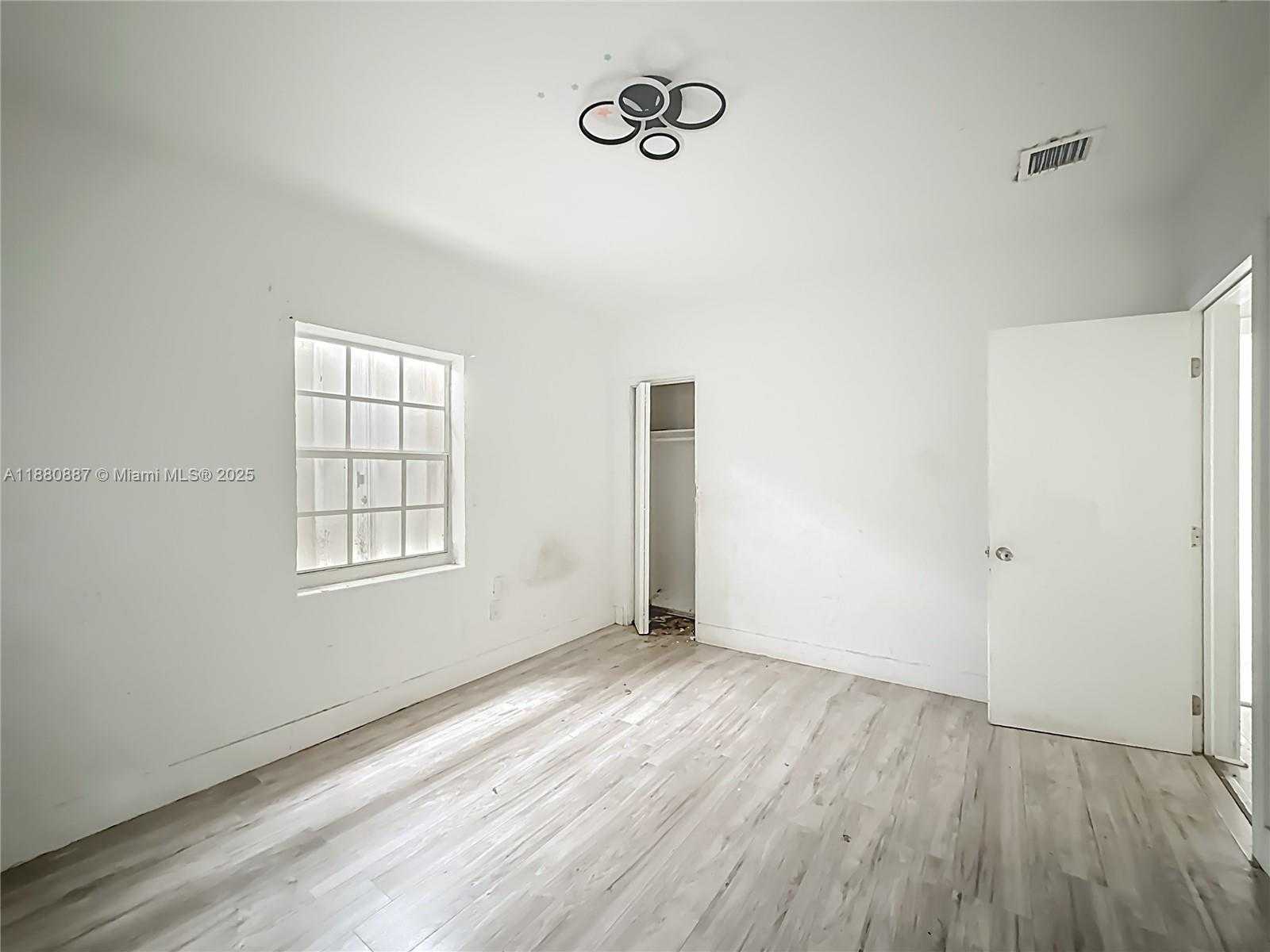 Small Image of 47 NORTH WEST 49TH ST, Miami Number 23