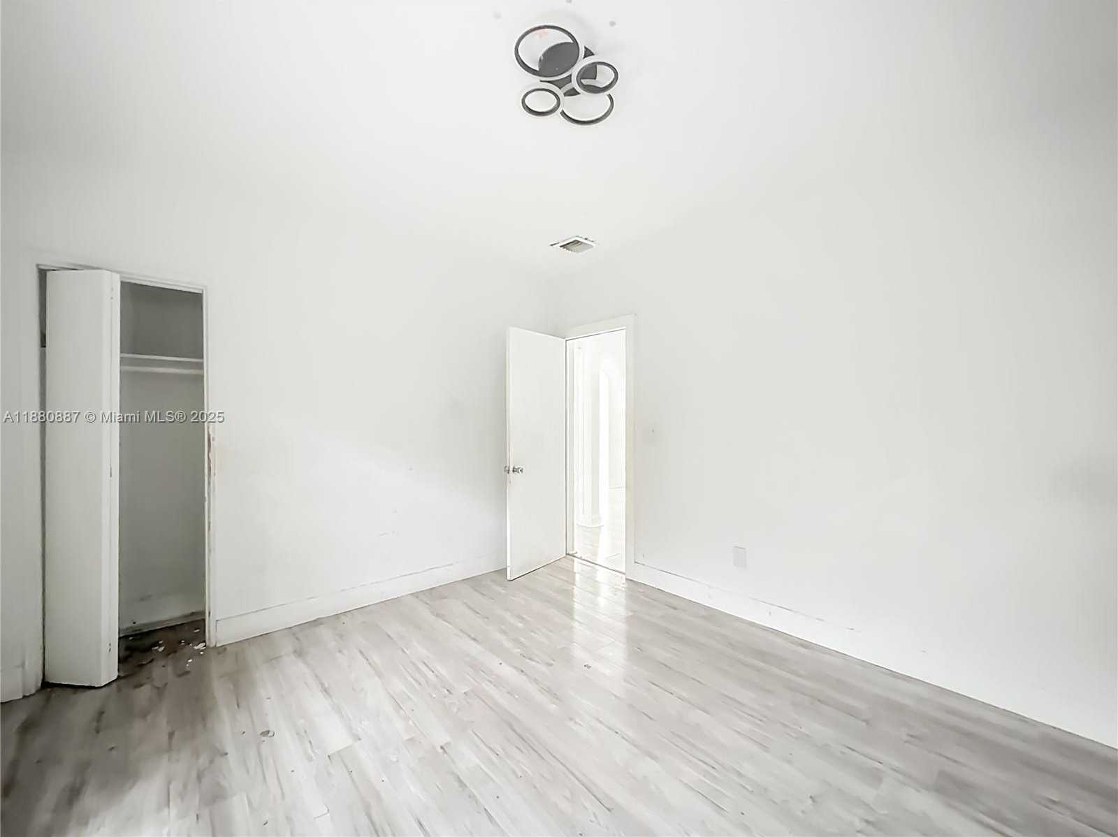Small Image of 47 NORTH WEST 49TH ST, Miami Number 24