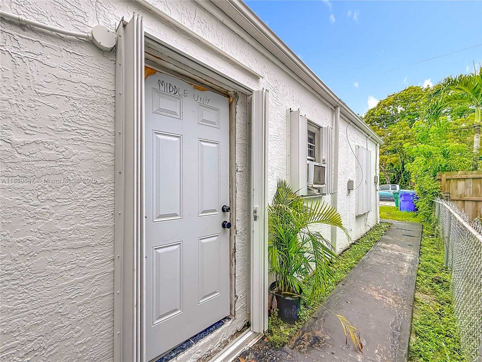 Small Image of 47 NORTH WEST 49TH ST, Miami Number 27