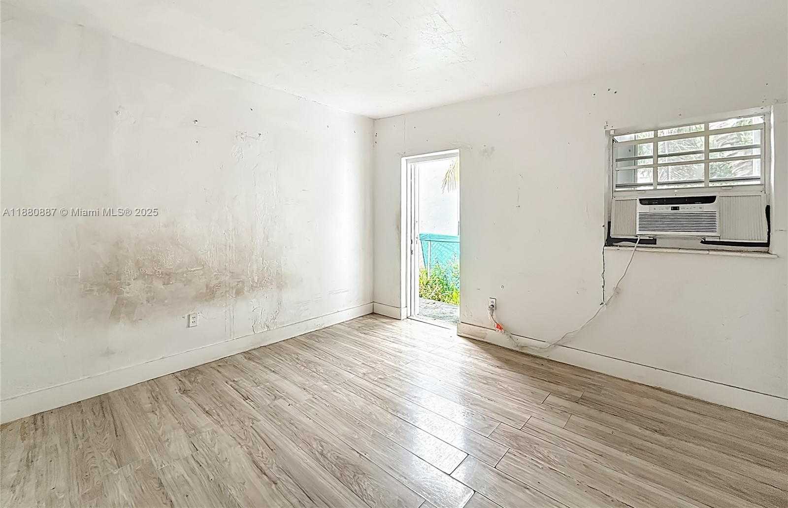 Small Image of 47 NORTH WEST 49TH ST, Miami Number 31