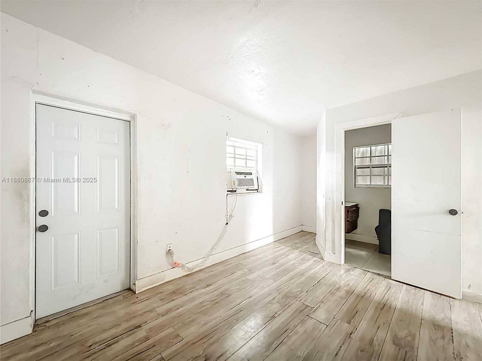 Small Image of 47 NORTH WEST 49TH ST, Miami Number 32