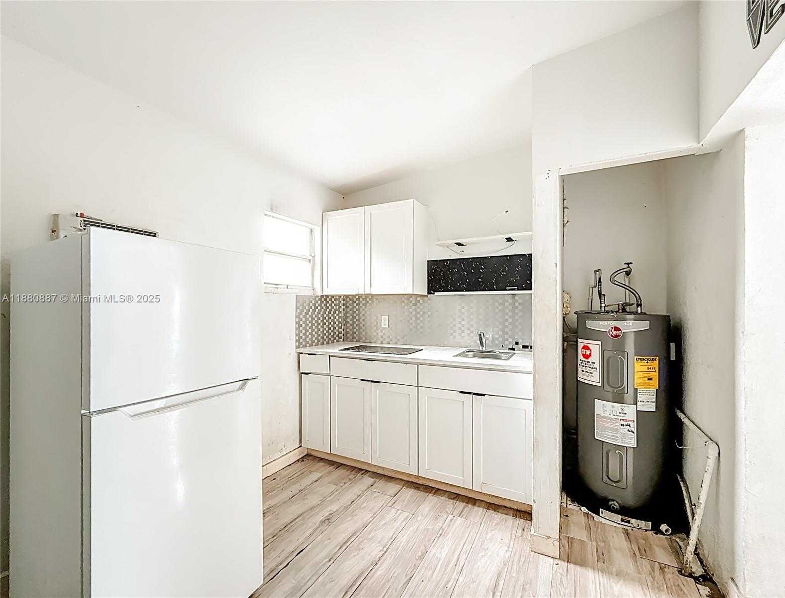 Small Image of 47 NORTH WEST 49TH ST, Miami Number 37