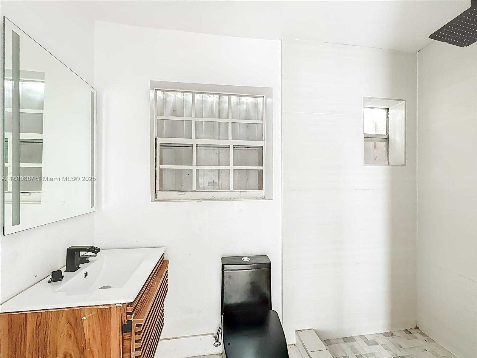 Small Image of 47 NORTH WEST 49TH ST, Miami Number 39