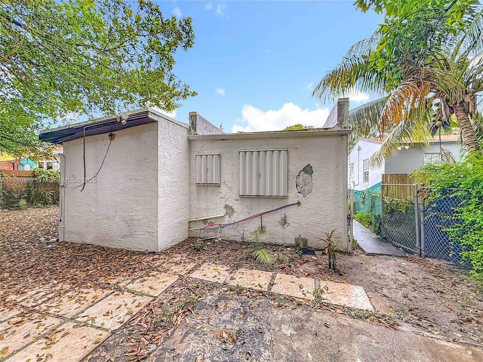 Small Image of 47 NORTH WEST 49TH ST, Miami Number 41