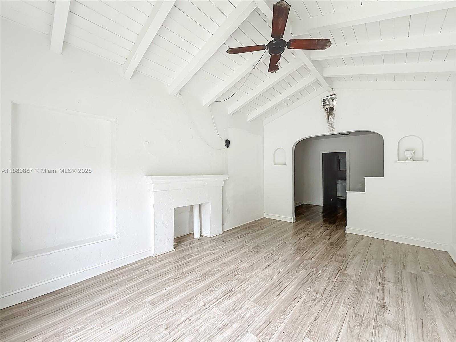 Small Image of 47 NORTH WEST 49TH ST, Miami Number 7